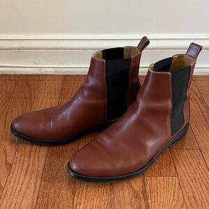 Everlane Leather Chelsea Boot